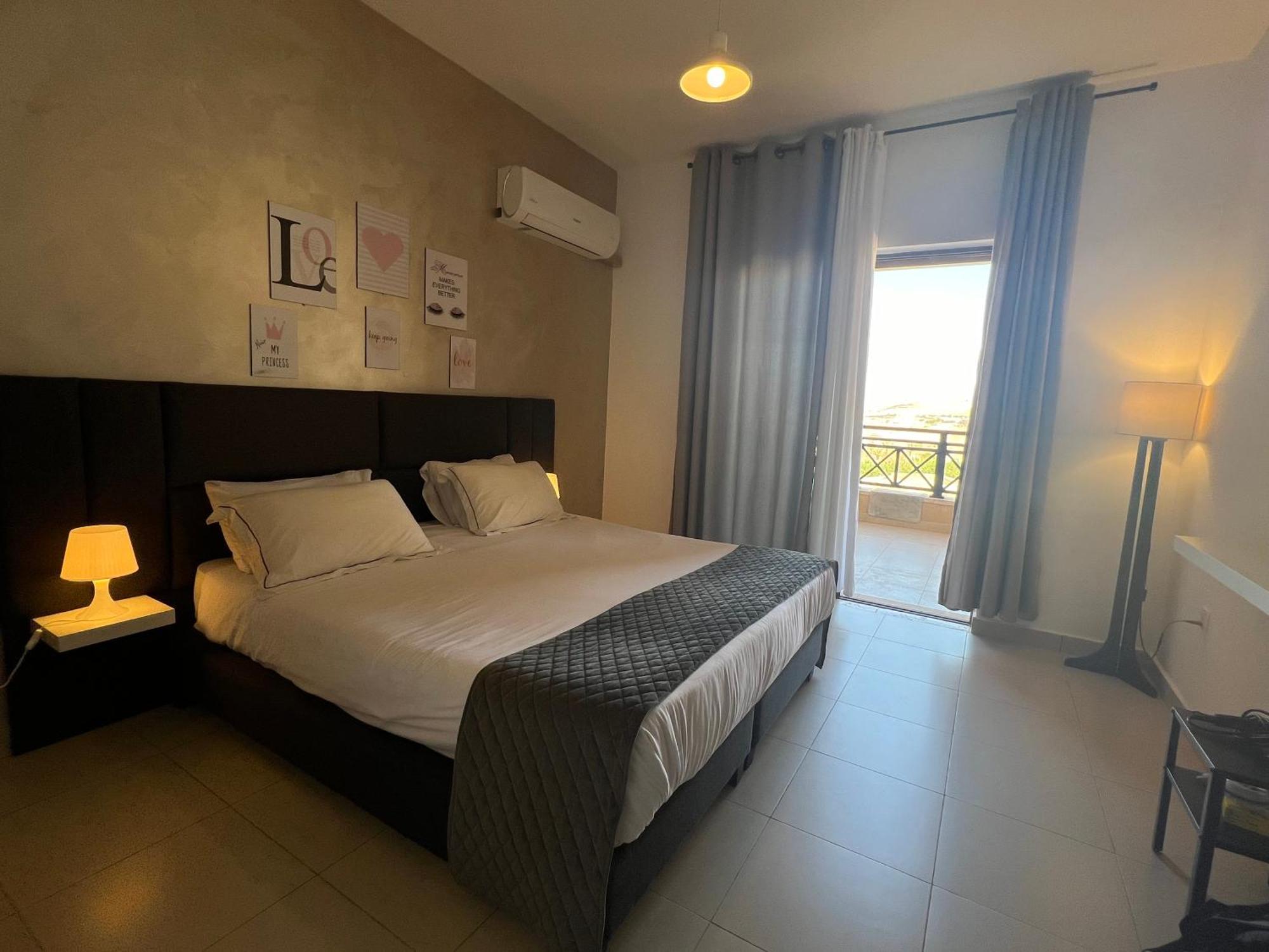 Spacious Apartments With Sea View At Samarah Resort Sweimeh Exteriér fotografie