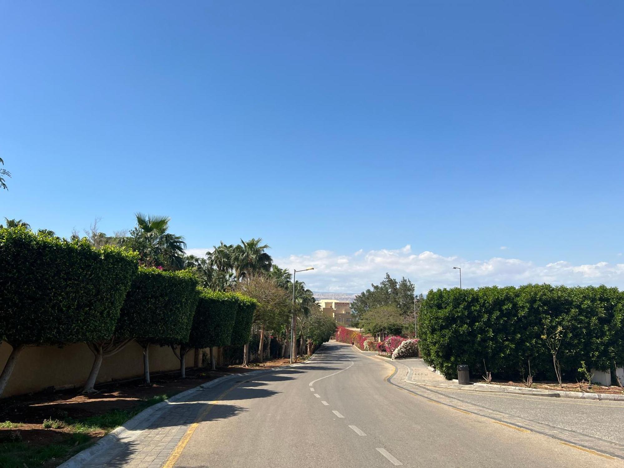 Spacious Apartments With Sea View At Samarah Resort Sweimeh Exteriér fotografie